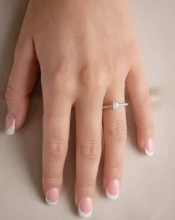 Fashion Bridal Eternity diamantring i hvitt gull emerald cut 0,60 ct Ringer