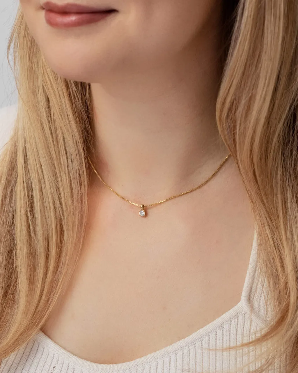 Sale Diamantanheng 0,25 ct gult gull Elegance Forever Halssmykker
