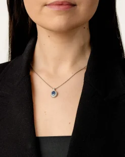 Sale Diamantanheng i hvitt gull med safir 0,41 ct Halssmykker