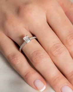 Hot Diamantring emerald cut 1,20 carat Ringer