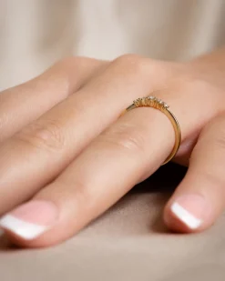 Discount Diamantring i gult gull 0,08 ct Ringer