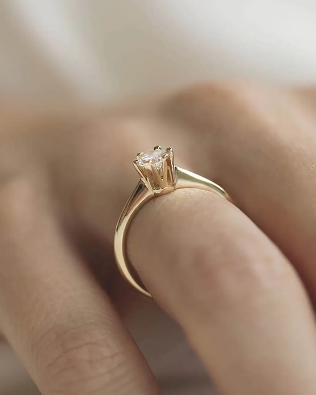 Outlet Elegance diamantring 0,40 ct gult gull Ringer