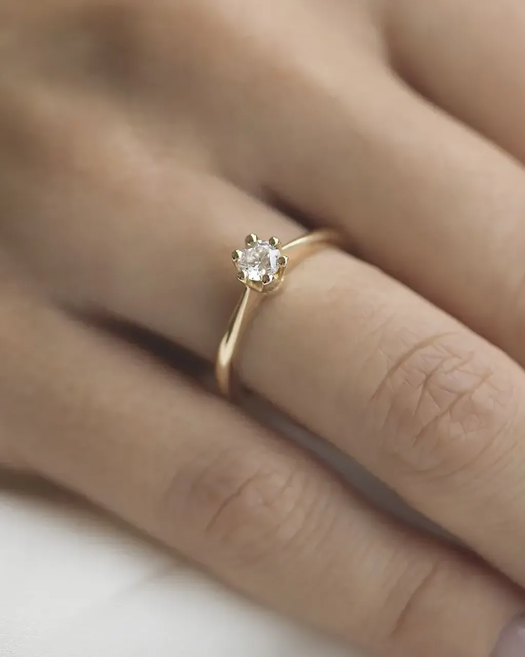 Best Elegance diamantring 0,30 ct gult gull Ringer