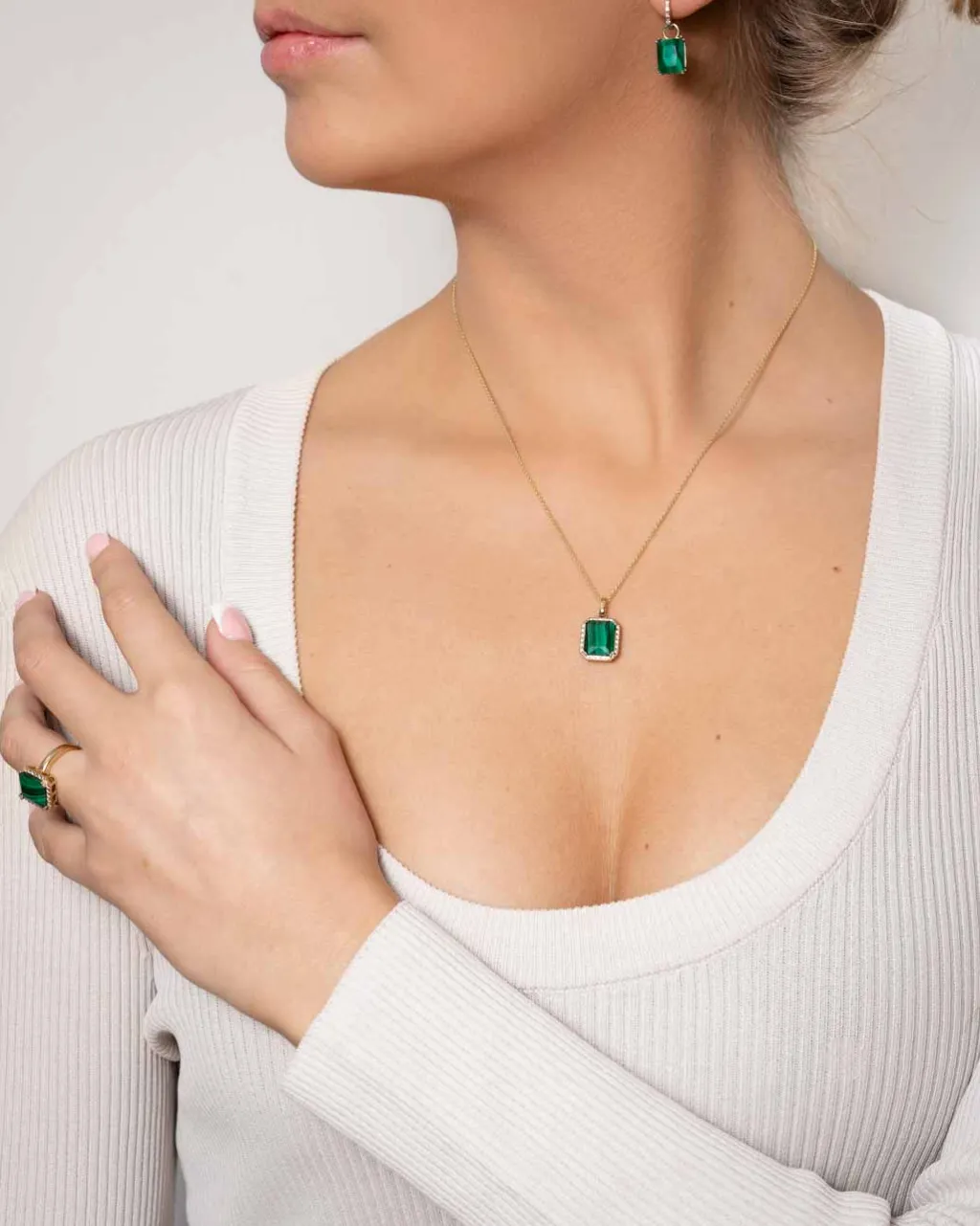 Fashion Halssmykke med grønn malakitt og diamanter Halssmykker