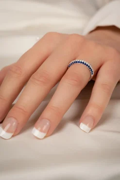 Outlet Hvitt gull ring med safir og diamanter Ringer