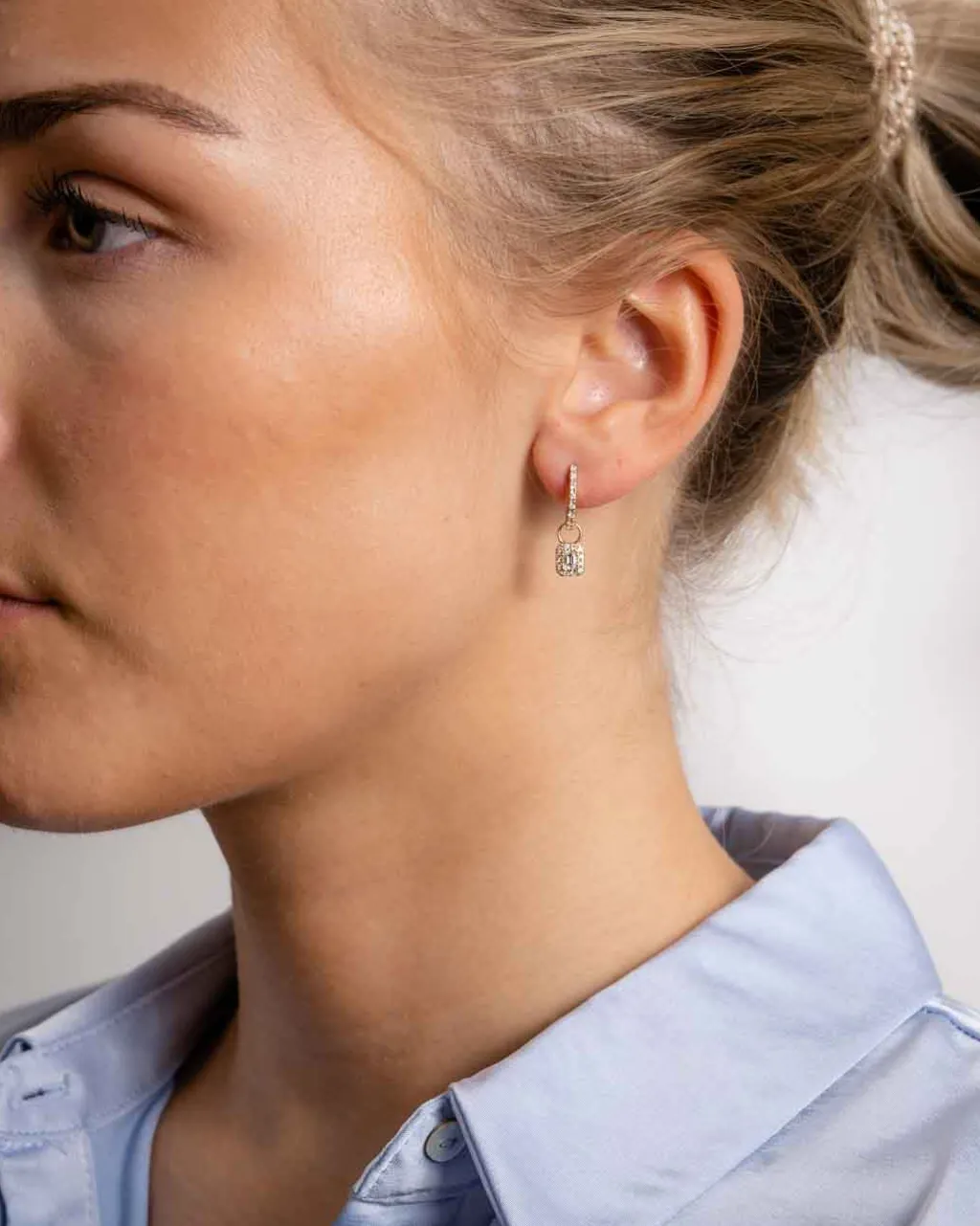 Sale Joy charms i gult gull med diamanter 0,45 ct Ørepynt