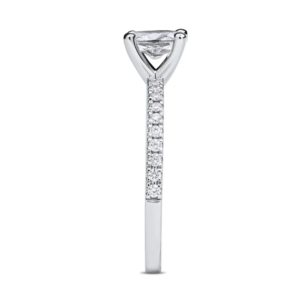 New Ovalslipt diamantring i hvitt gull 0,68 ct Ringer
