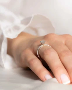 Discount Ovalslipt diamantring i hvitt gull 0,88ct Ringer