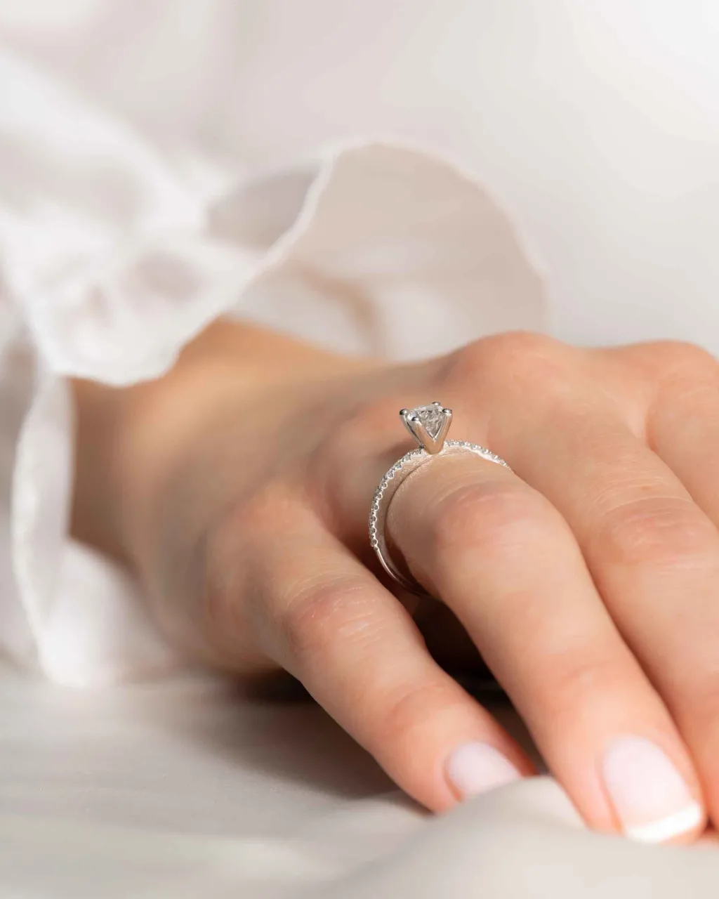 Discount Ovalslipt diamantring i hvitt gull 0,88ct Ringer