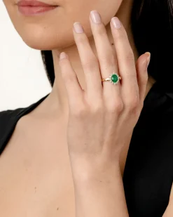 Discount Ring i gult gull rosett med smaragd 1,18ct Ringer