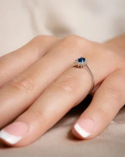 Online Rosettring 0,10ct med safir Ringer