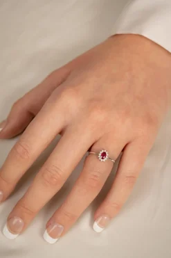Online Rosettring med rubin 0,10ct Ringer