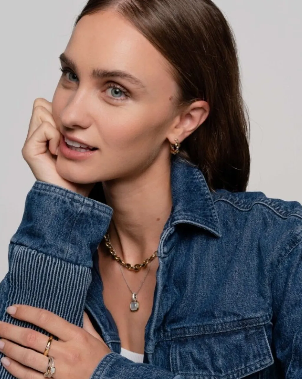 Outlet kjede med perlemor og cubic zirkonia Halssmykker